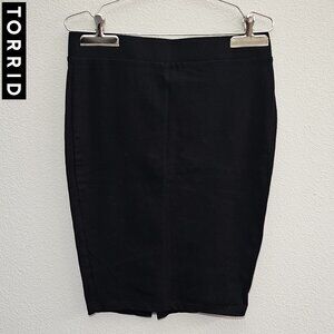 TORRID 00 Black Ponte Pencil Minimalist Elegant Basic Skirt Plus Size 10 M/L